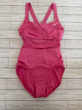 Nike | Pink Missy Mesh Solid Edge V-Back One Piece Swimsuit - Size M
